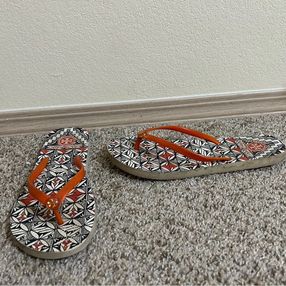 Tory Burch Orange-Strap Geometric Print Flip Flops White Black Size 8.5 Women's